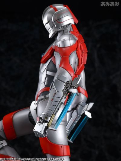 ULTRAMAN 1/6比例・スタチュー