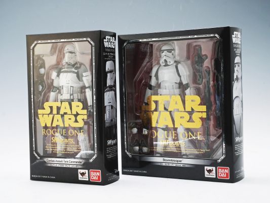 S.H.Figuarts 战斗突击坦克指挥官