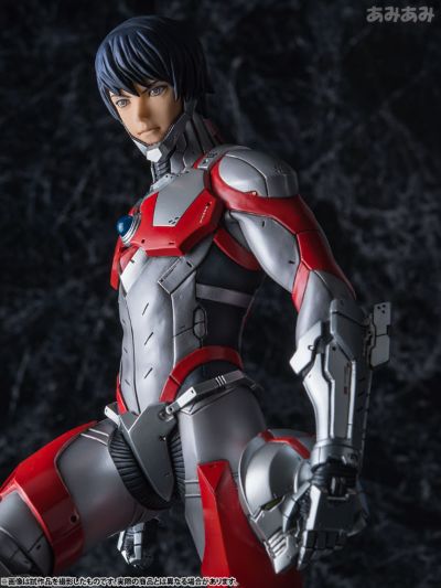 ULTRAMAN 1/6比例・スタチュー