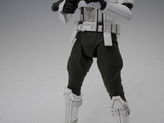 S.H.Figuarts 战斗突击坦克指挥官