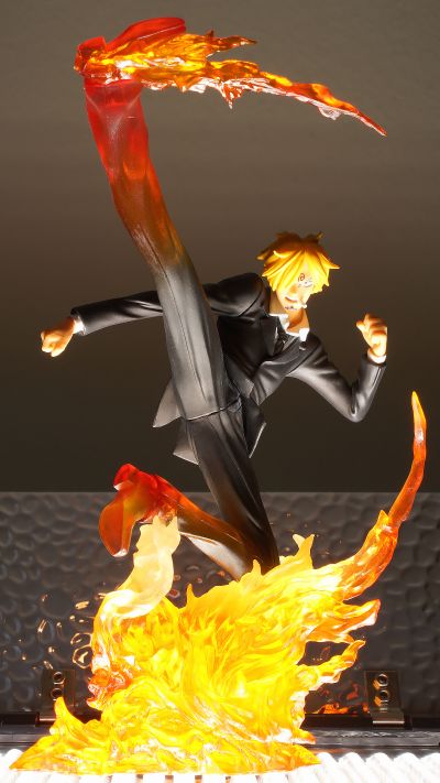 FiguartsZERO 海贼王 山治 悪魔风脚一级挽き肉 