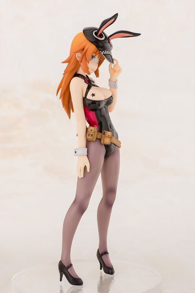 强袭魔女 Operation Victory Arrow 	夏洛特‧E‧叶格 兔女郎style 