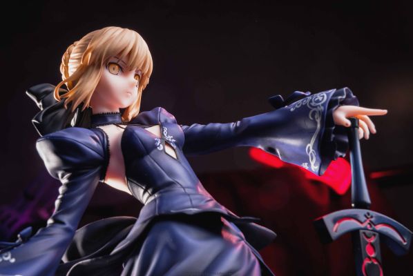 命运-冠位指定 阿尔托莉雅・潘德拉贡[Alter] 礼服版