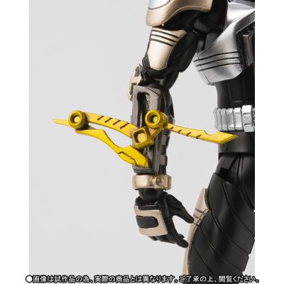 S.H.Figuarts(真骨雕制法) 假面骑士甲斗王 假面骑士拳蝗