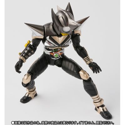 S.H.Figuarts(真骨雕制法) 假面骑士甲斗王 假面骑士拳蝗