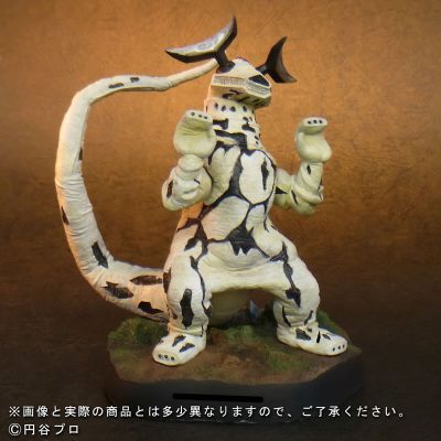 著名造型师× Q版拟真  硬币储蓄罐 艾雷王