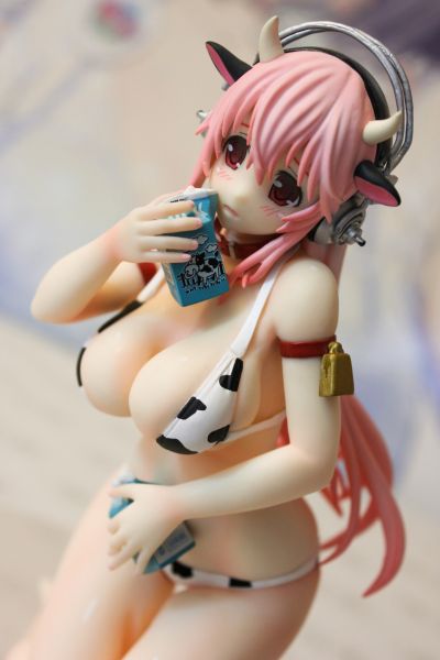 超级索尼子 奶牛比基尼&吸管