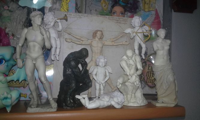 figma#SP-056b 桌上美术馆 思考者 石膏ver.