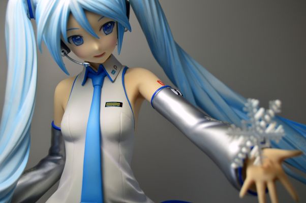 B-style 虚拟歌手系列01 初音未来 雪未来