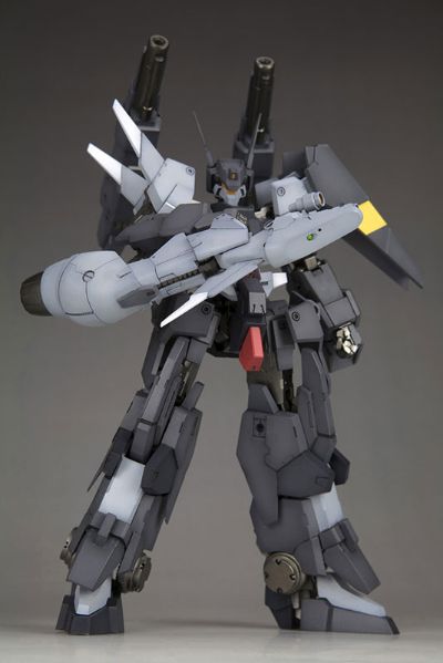 骨装机兵 NSG-25γ 鸵鸟：RE