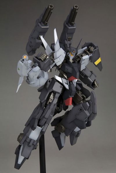 骨装机兵 NSG-25γ 鸵鸟：RE