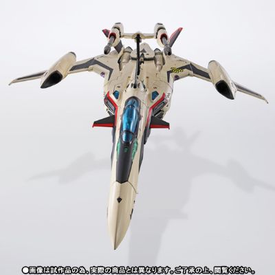 DX 超合金 超时空要塞30 银河を繋ぐ歌声 YF-29デュランダルバルキリー イサム机 