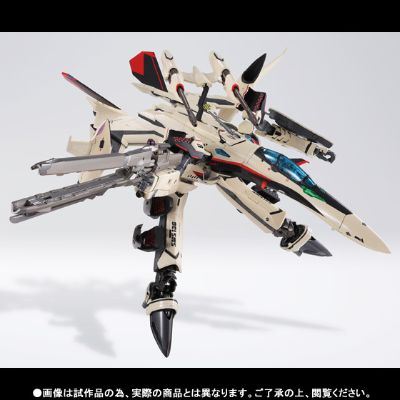 DX 超合金 超时空要塞30 银河を繋ぐ歌声 YF-29デュランダルバルキリー イサム机 