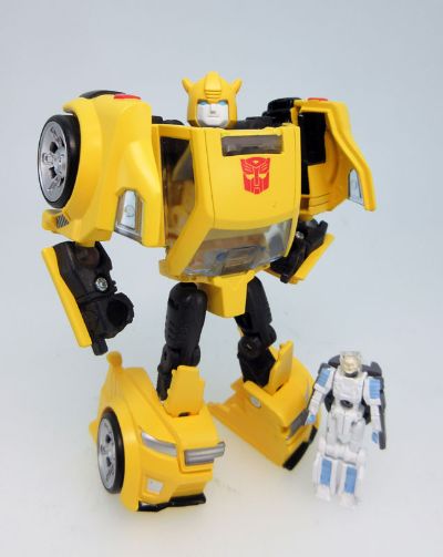 变形金刚レジェンズ LG54 バンブル＆优秀スーツスパイク[takaraTomy]《１２月予约》