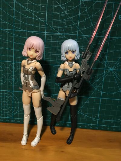 机甲少女 茉汀莉安 白色