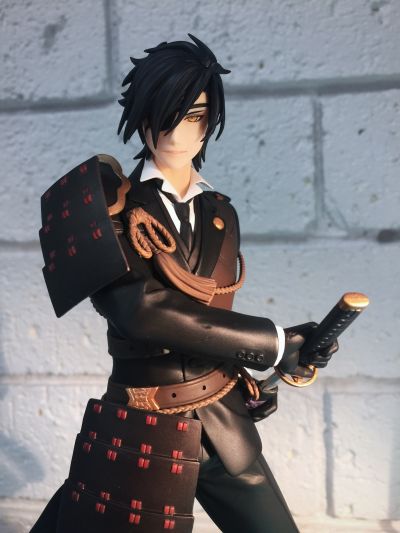 ARTFX J 刀剑乱舞-ONLINE- 烛台切光忠