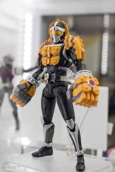 S.H.Figuarts  假面骑士拳击 胡桃武装（暂译）