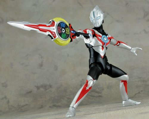 S.H.Figuarts 欧布奥特曼 欧布奥特曼 欧布原生