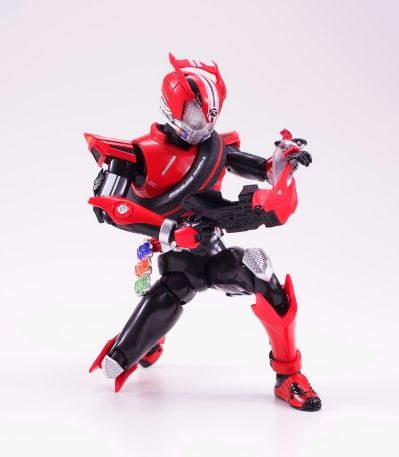 S.H.Figuarts   假面骑士驰骑 技术型