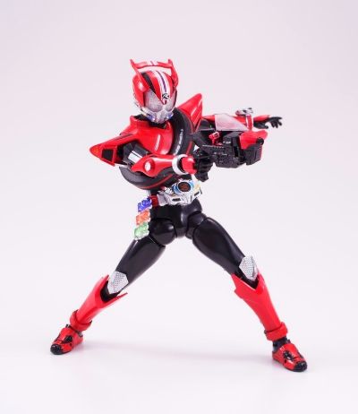 S.H.Figuarts   假面骑士驰骑 技术型