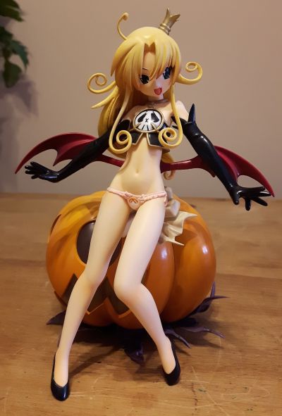 WAGA魔々かぷりちお 梅丽莎・沙拉菲