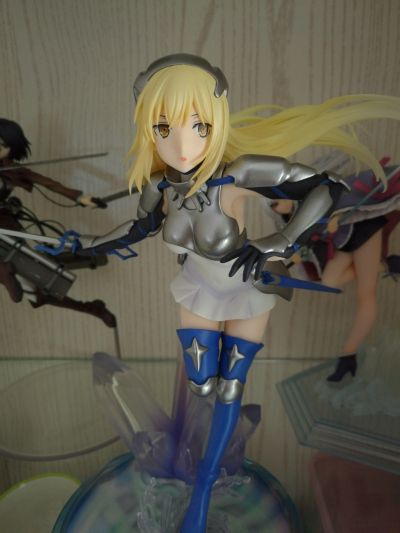 期待在地下城邂逅有错吗 外传 剑姬神圣谭 艾丝·华伦斯坦