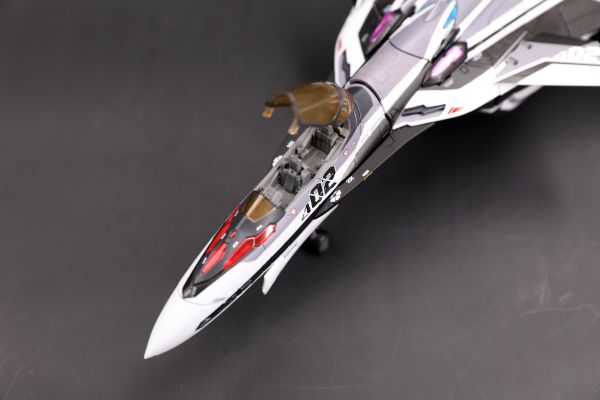 DX超合金 超时空要塞Δ VF-31F 齐格菲（梅萨·伊雷菲尔特机）