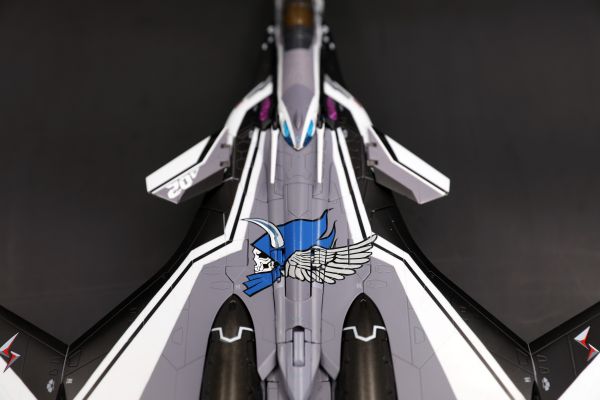 DX超合金 超时空要塞Δ VF-31F 齐格菲（梅萨·伊雷菲尔特机）