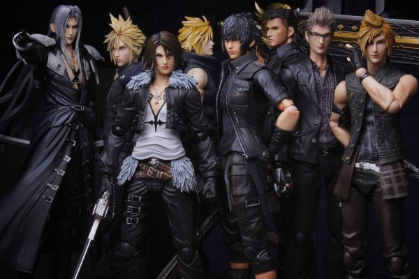 PlayArts改 最终幻想VII アドベントチルドレン 赛菲罗斯