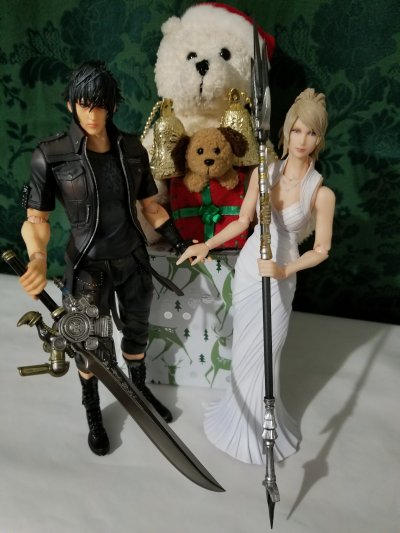 PlayArts改 最终幻想XV 露娜弗蕾娜·诺克斯·芙尔雷