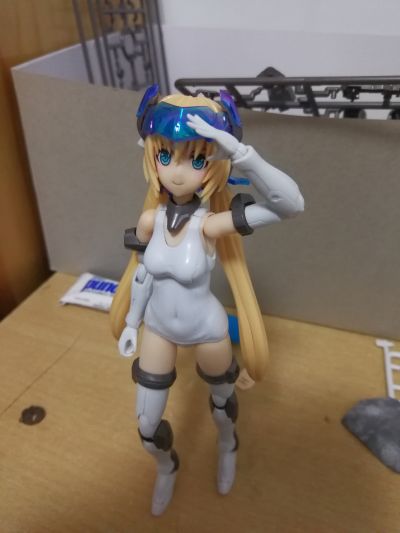 机甲少女 白皙魔鹫