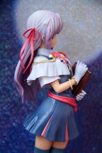 夜明前的琉璃色 埃斯蒂尔・弗利西亚 