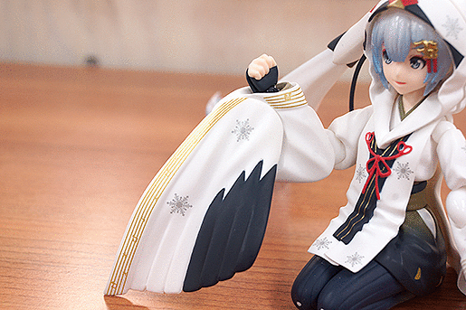 figma#EX-45 VOCALOID 丹顶鹤 雪初音 巫女ver.