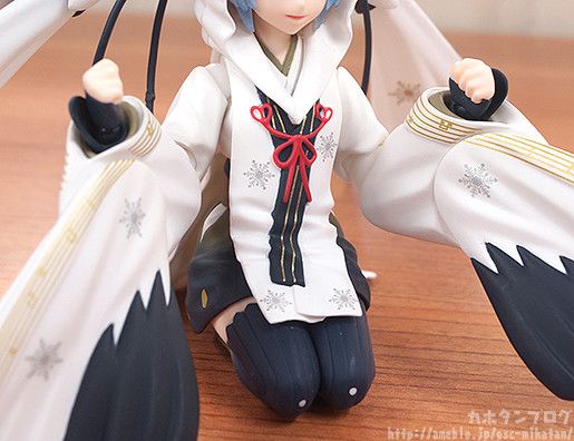 figma#EX-45 VOCALOID 丹顶鹤 雪初音 巫女ver.