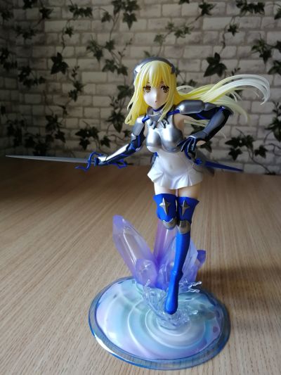 期待在地下城邂逅有错吗 外传 剑姬神圣谭 艾丝·华伦斯坦