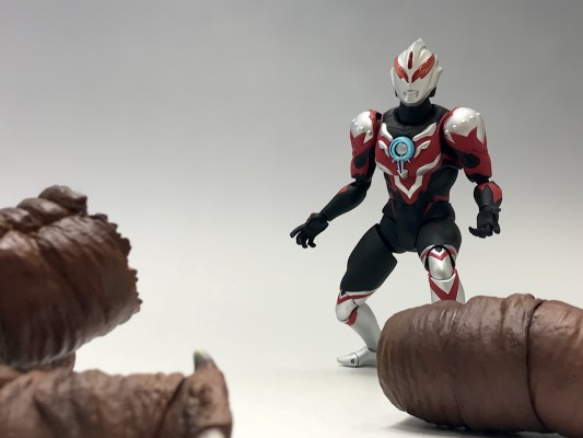 S.H.Figuarts 欧布奥特曼  欧布奥特曼 暗耀形态