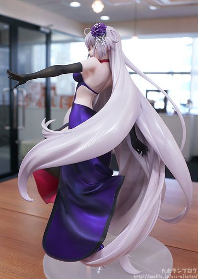 命运-冠位指定 复仇者 / 贞德 [Alter] 礼服风格