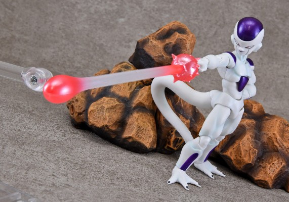 S.H.Figuarts  弗利萨 终极形态-复活