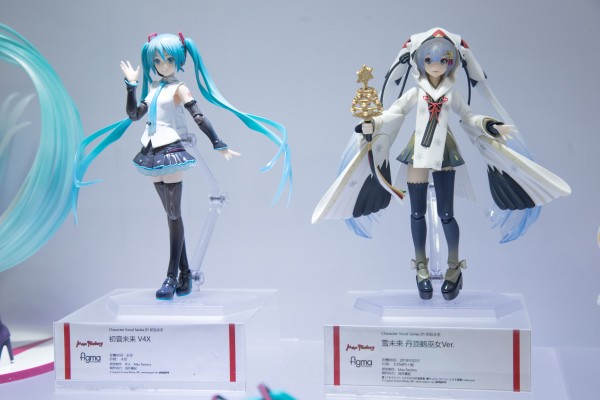 figma#EX-45 VOCALOID 丹顶鹤 雪初音 巫女ver.
