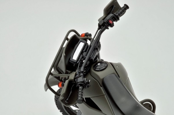 小军械库 LM001 陆上自卫队侦查摩托 KLX250