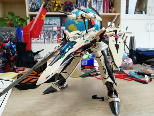 DX超合金 YF-29 デュランダルバルキリー（イサム机） （魂ウェブ限定）