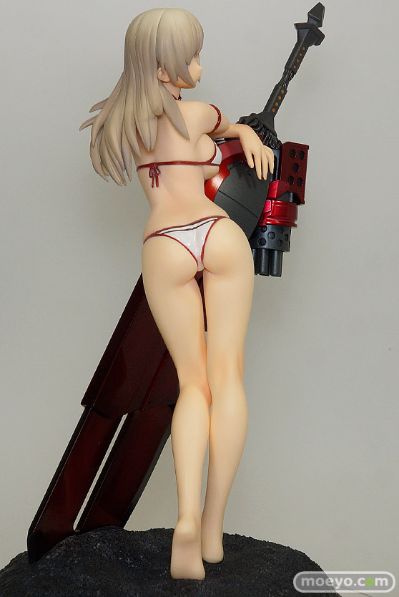 噬神者2 	艾莉莎・伊莉妮琪娜・奥美拉 白泳装版