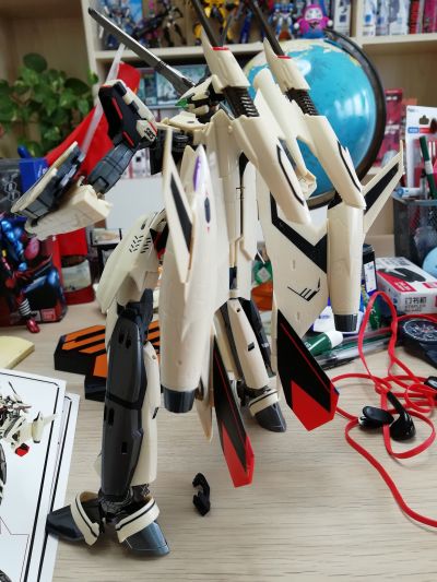 DX超合金 YF-29 デュランダルバルキリー（イサム机） （魂ウェブ限定）