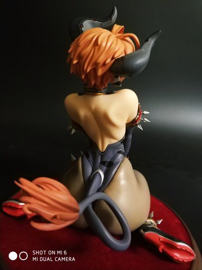 爆乳牛娘  梅尔菲 Comic Unreal Vol.38封面女郎 原创指定颜色