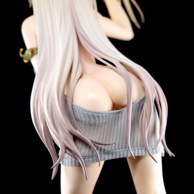 战斗教官 - 这件露背毛衣意外的搭啊！