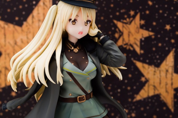 「BAND of SISTERS」封面少女