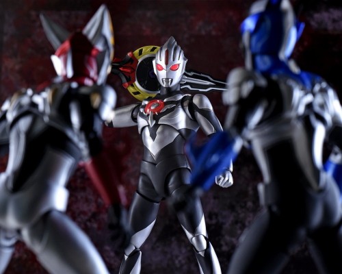 S.H.Figuarts 罗布奥特曼 罗索奥特曼 烈火形态