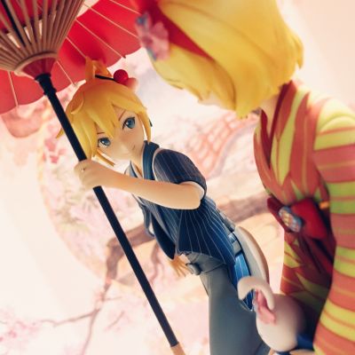 VOCALOID 镜音连 花色衣