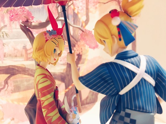 VOCALOID 镜音连 花色衣