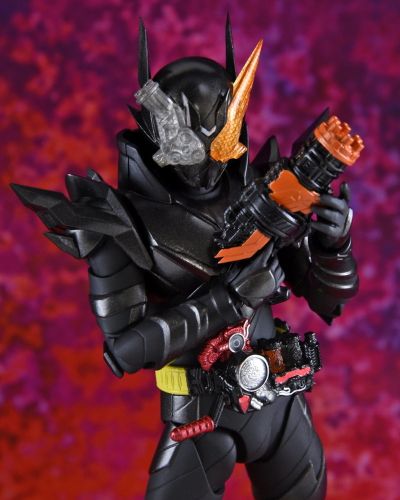 S.H.Figuarts 假面骑士创骑 兔子坦克危险形态